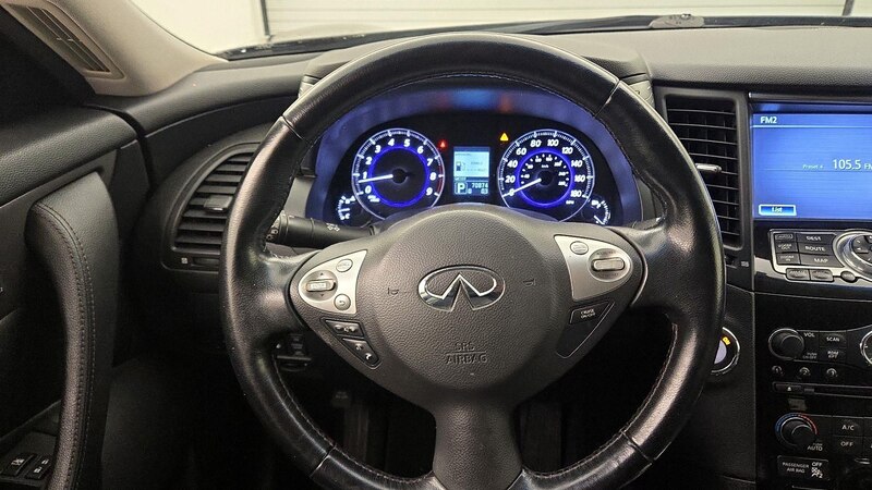 2014 INFINITI QX70  10