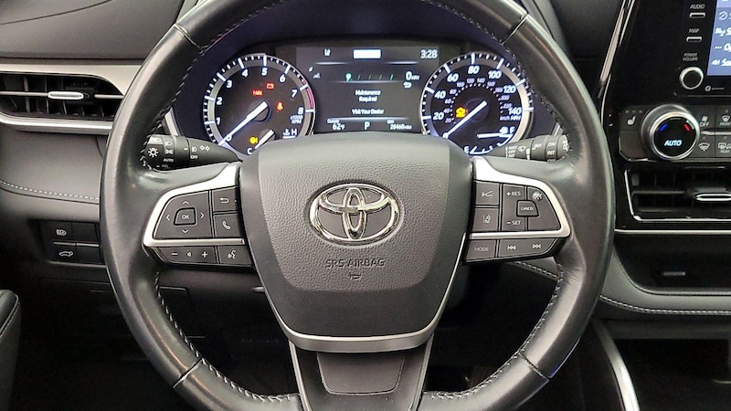 2022 Toyota Highlander XLE 10