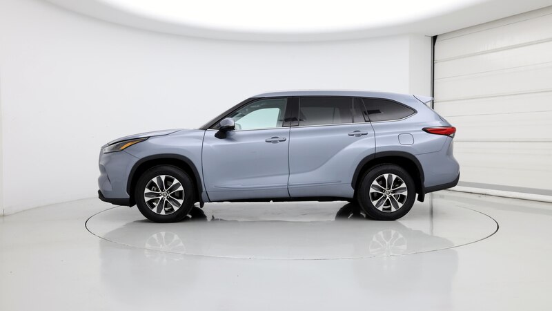 2022 Toyota Highlander XLE 3