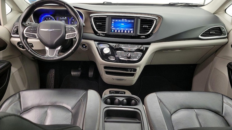 2019 Chrysler Pacifica Touring L 9