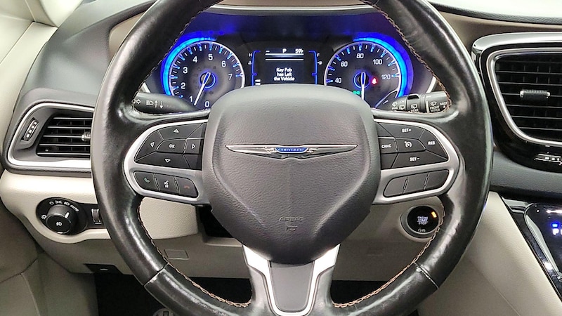 2019 Chrysler Pacifica Touring L 10