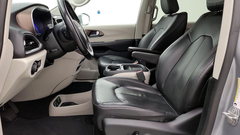 2019 Chrysler Pacifica Touring L 11