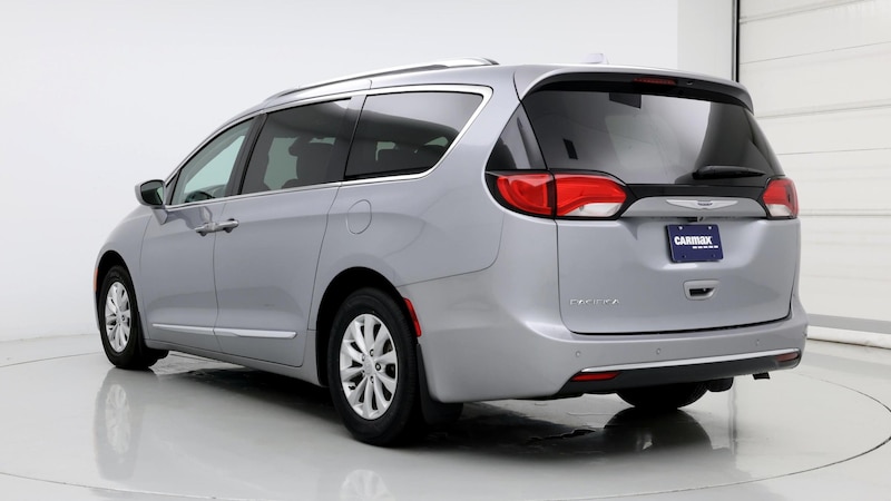 2019 Chrysler Pacifica Touring L 2