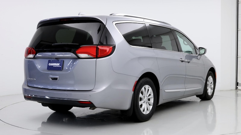 2019 Chrysler Pacifica Touring L 8