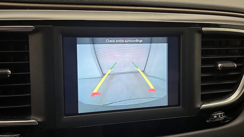 2018 Chrysler Pacifica Touring L 14
