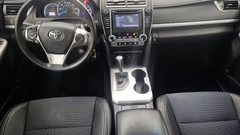 2014 Toyota Camry SE 9