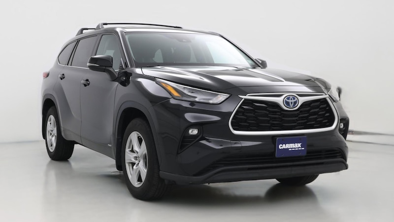 2022 Toyota Highlander LE Hero Image