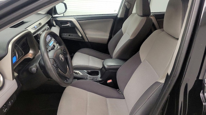 2015 Toyota RAV4 XLE 11