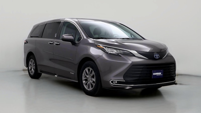 2021 Toyota Sienna XLE Hero Image