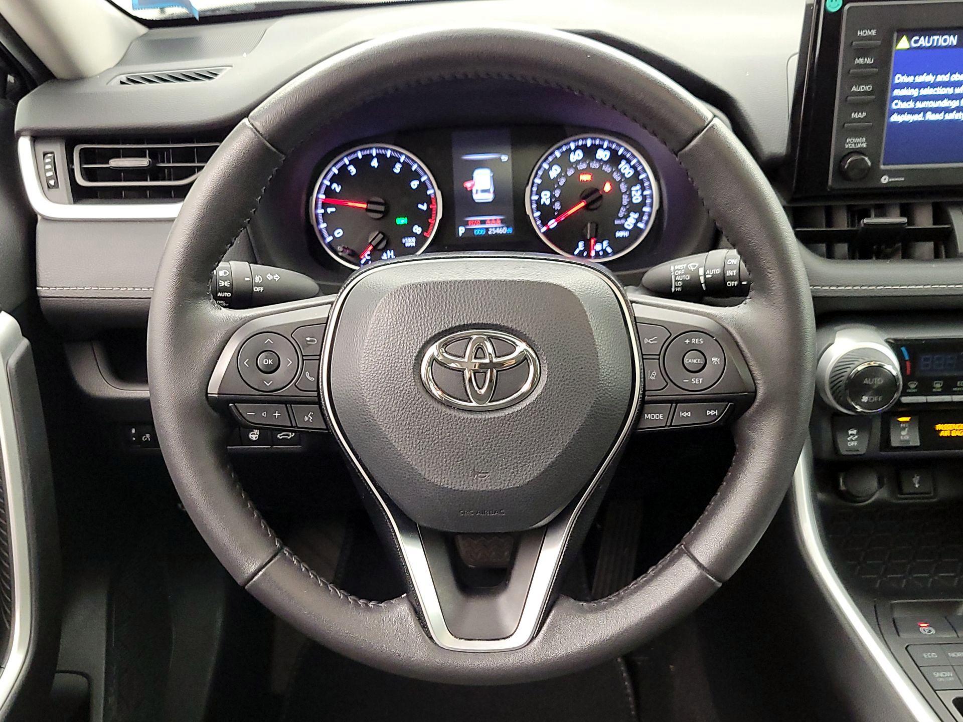 Thumbnail: 2021 Toyota RAV4 - 10