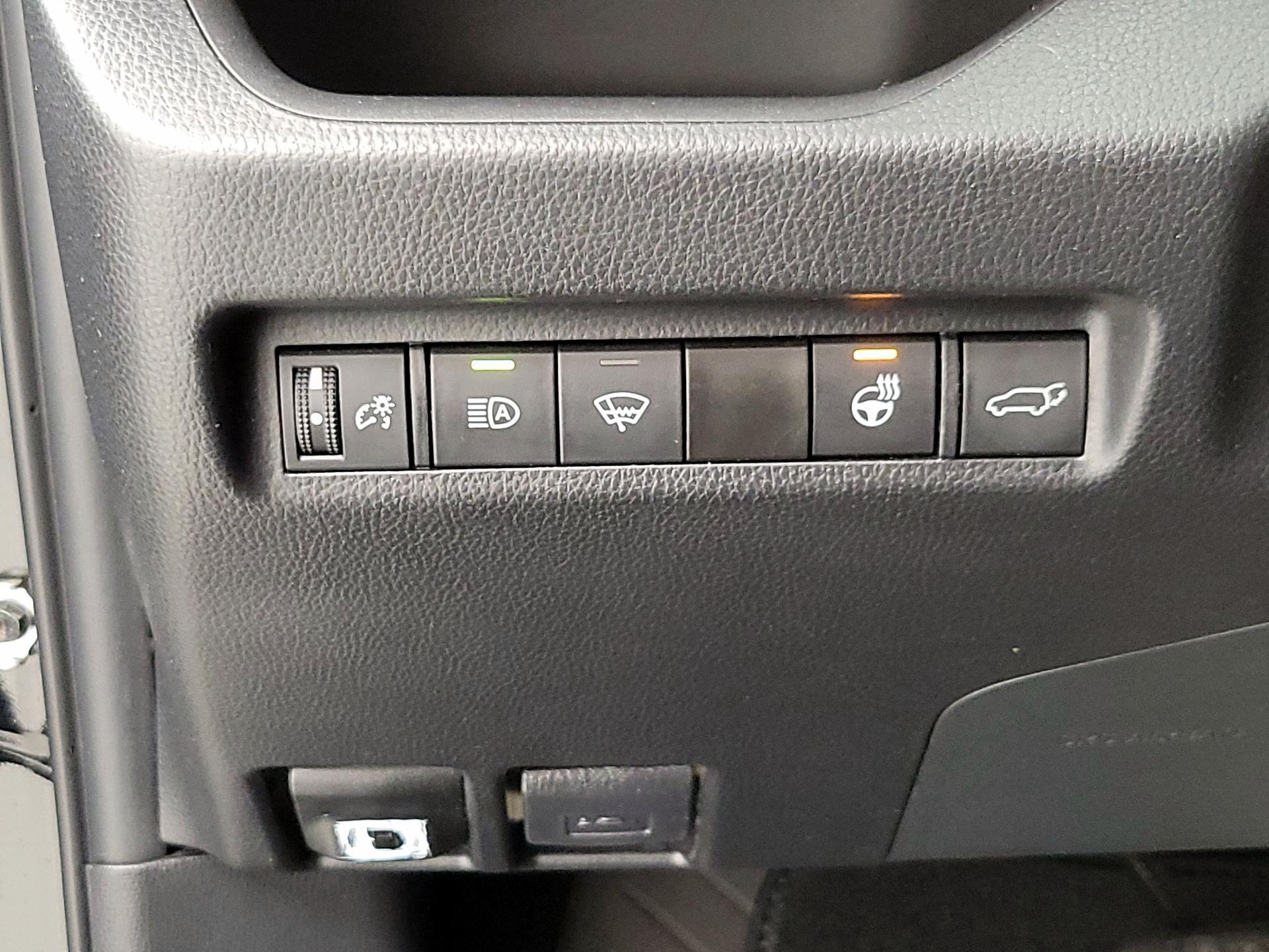 Thumbnail: 2021 Toyota RAV4 - 13