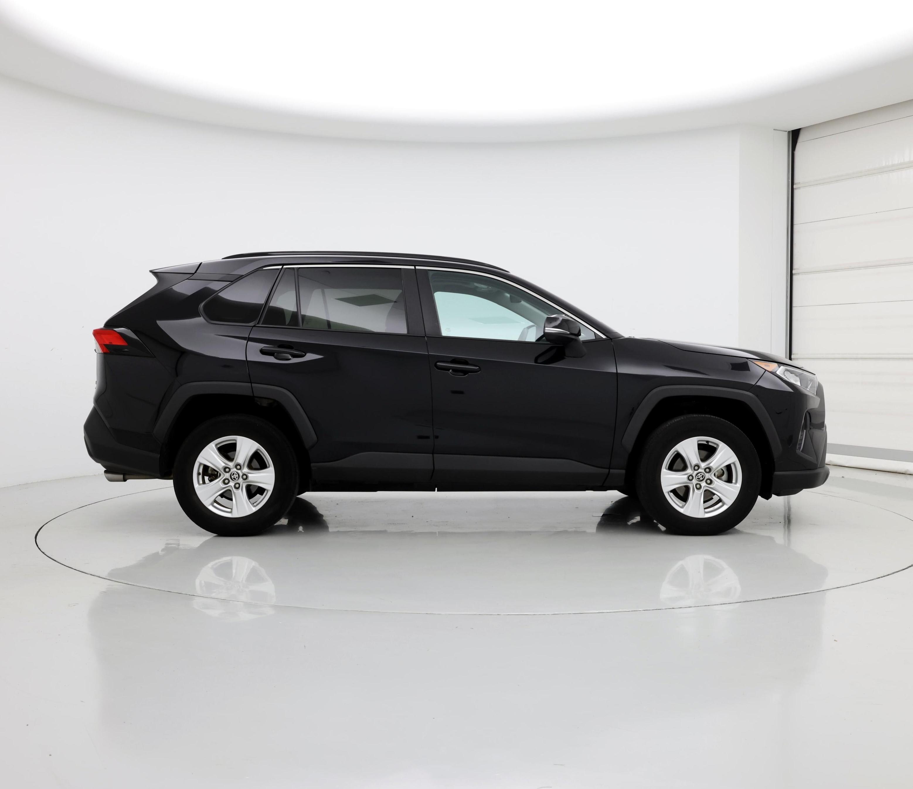 Thumbnail: 2021 Toyota RAV4 - 7