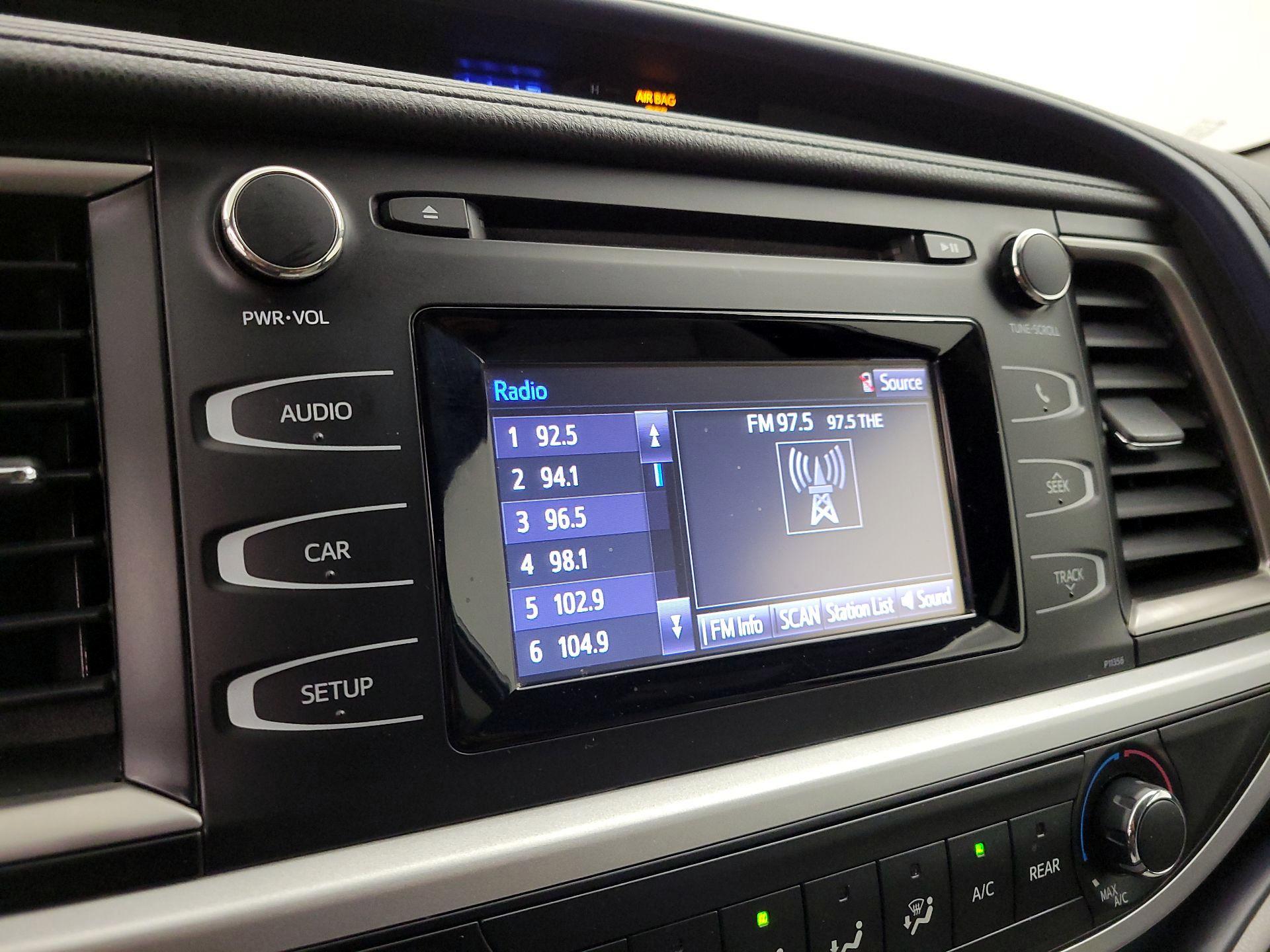 Thumbnail: 2018 Toyota Highlander - 15