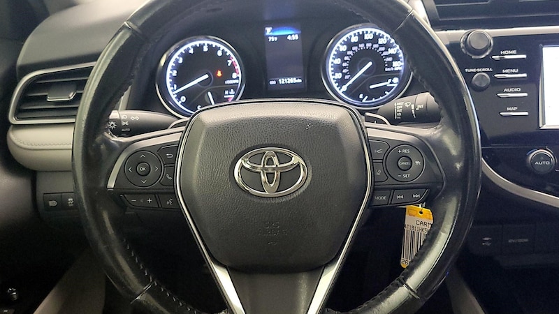 2019 Toyota Camry SE 10