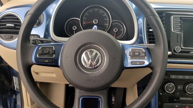 2019 Volkswagen Beetle SE 10