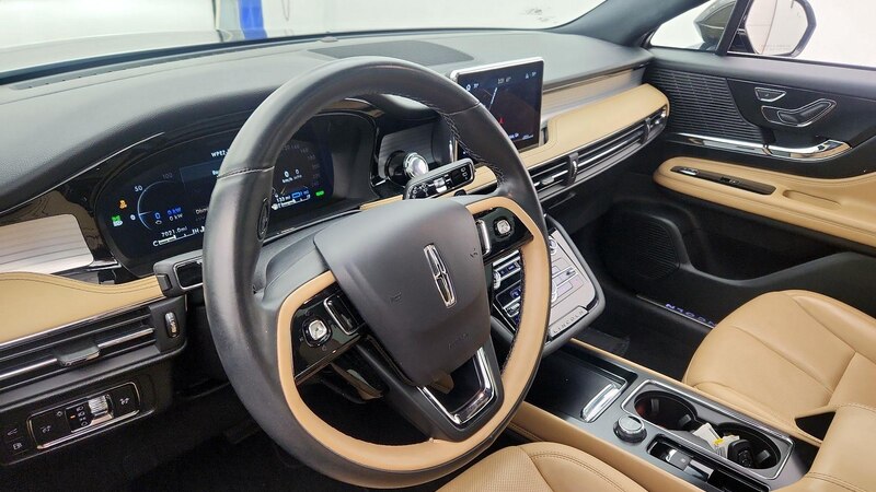 2022 Lincoln Corsair Grand Touring 9