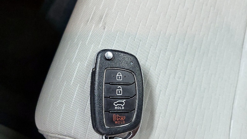 2020 Hyundai Tucson SE 18