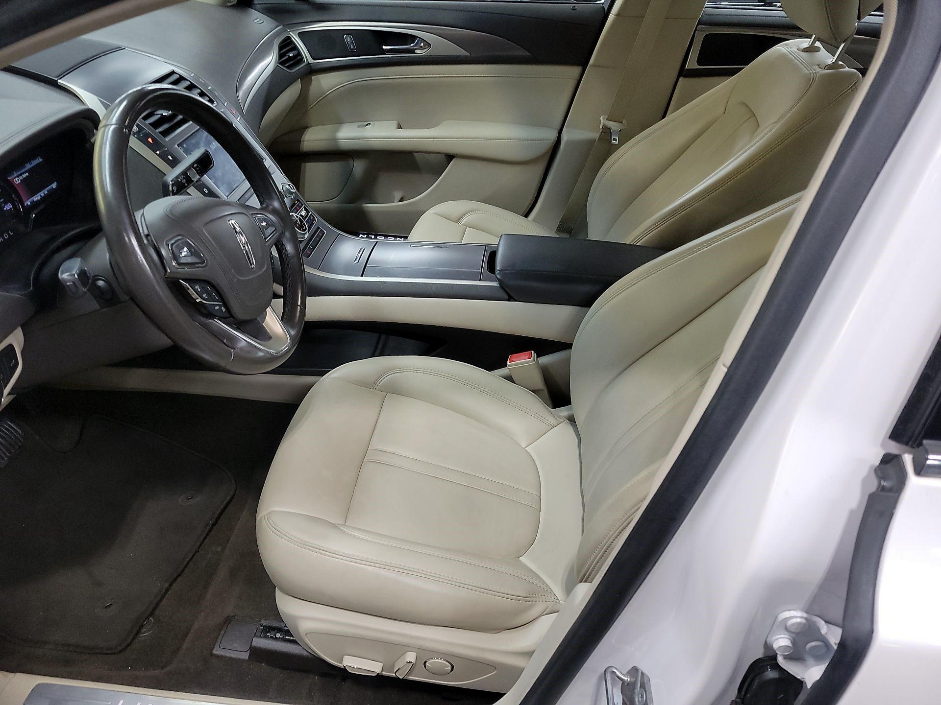 Thumbnail: 2019 Lincoln MKZ - 11