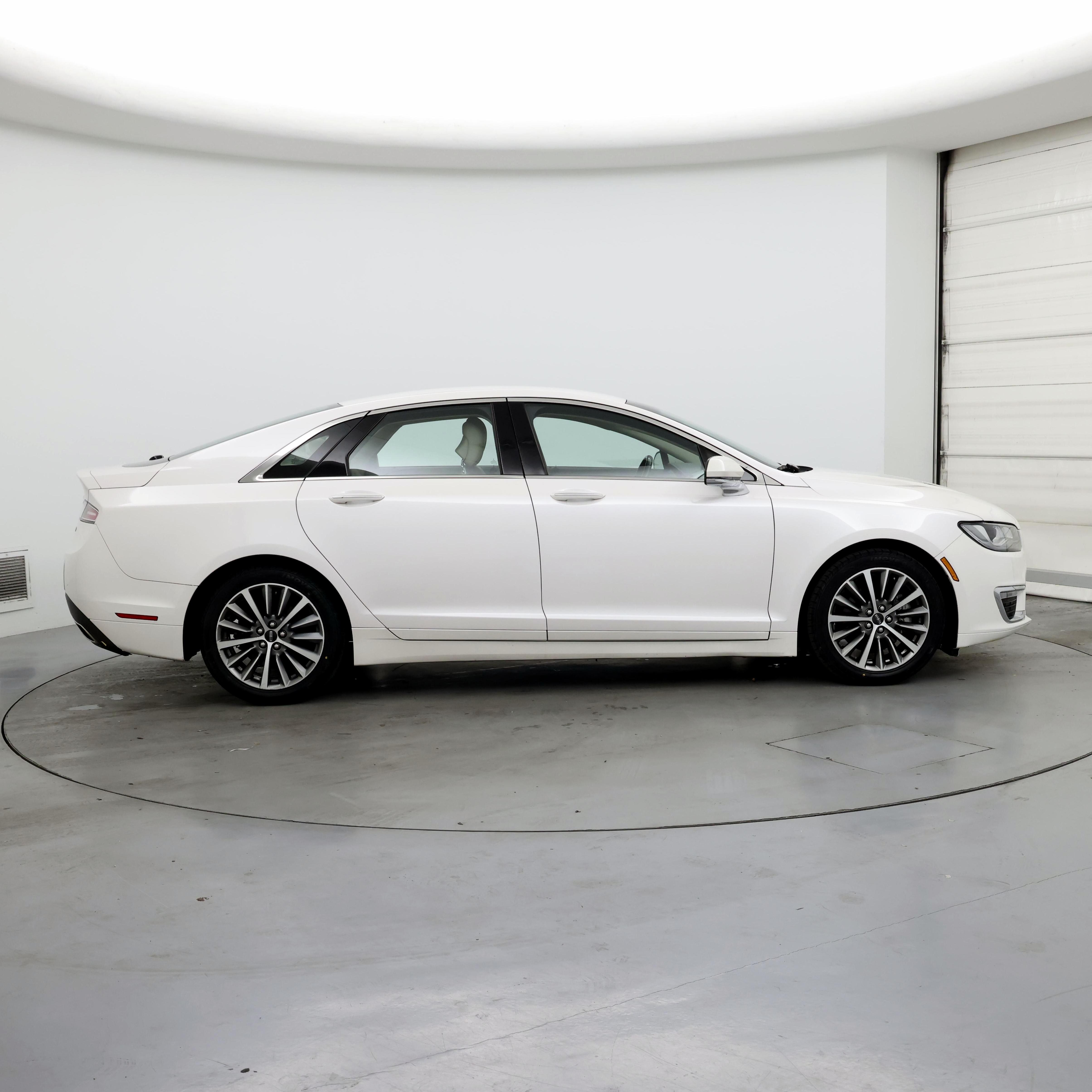 Thumbnail: 2019 Lincoln MKZ - 7