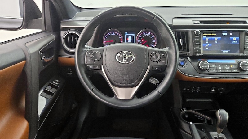 2016 Toyota RAV4 SE 10