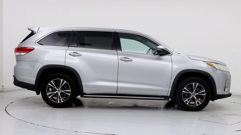 2017 Toyota Highlander LE 7