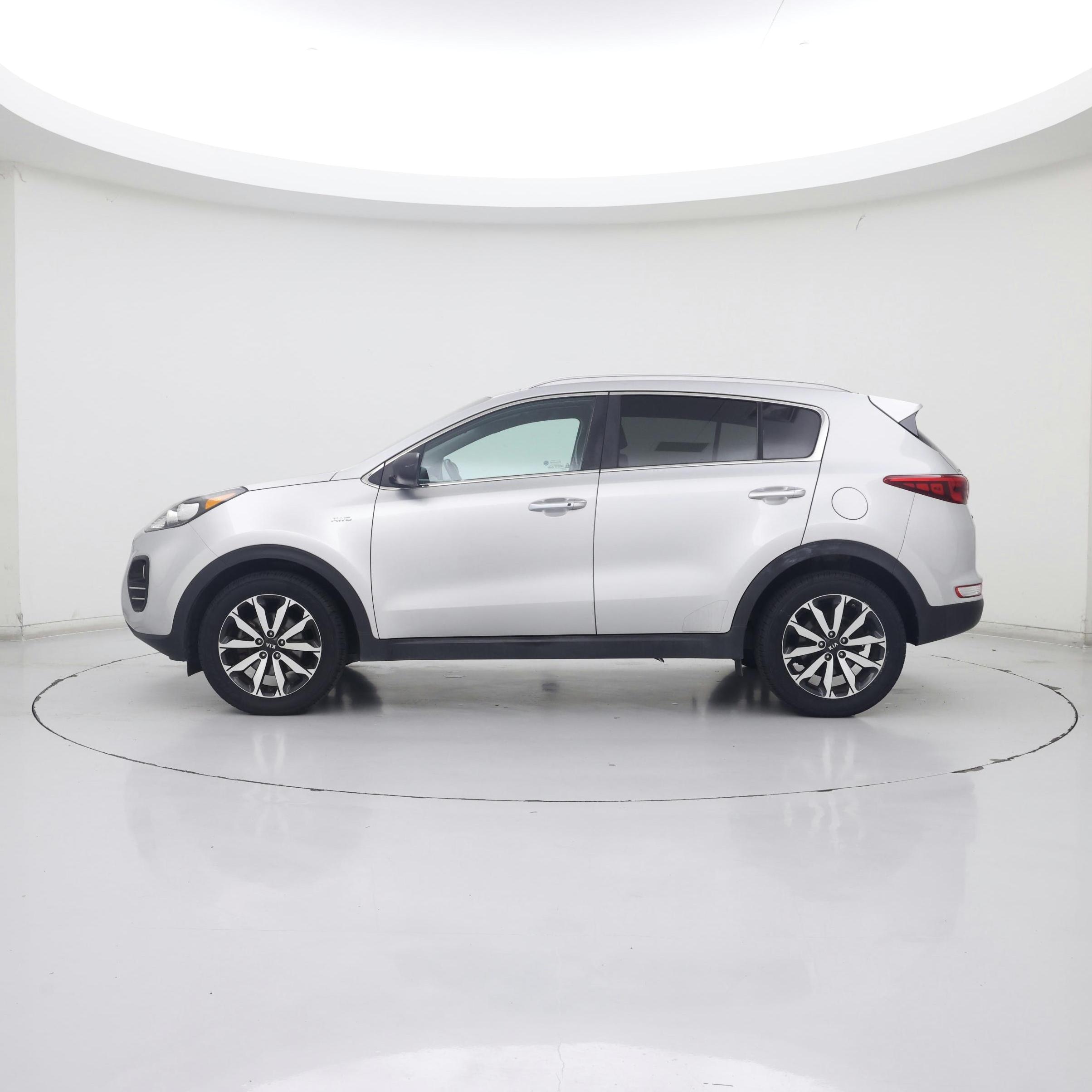 Thumbnail: 2017 Kia Sportage - 3