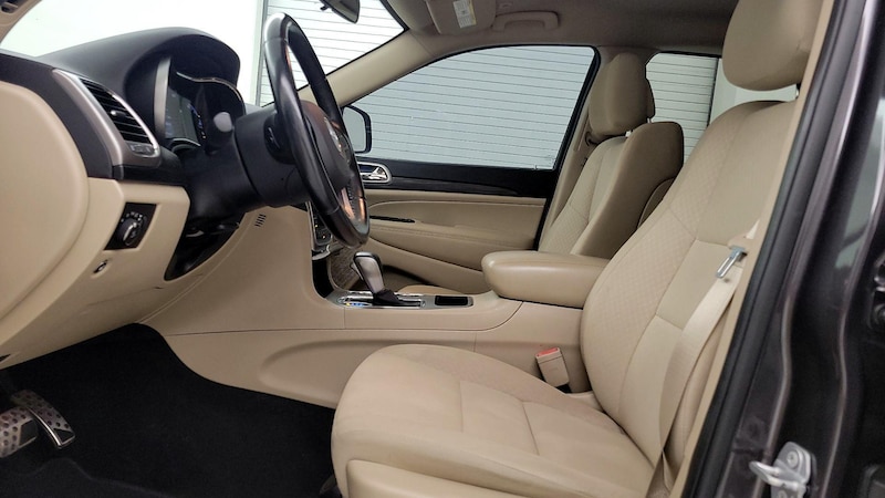 2019 Jeep Grand Cherokee Laredo 11