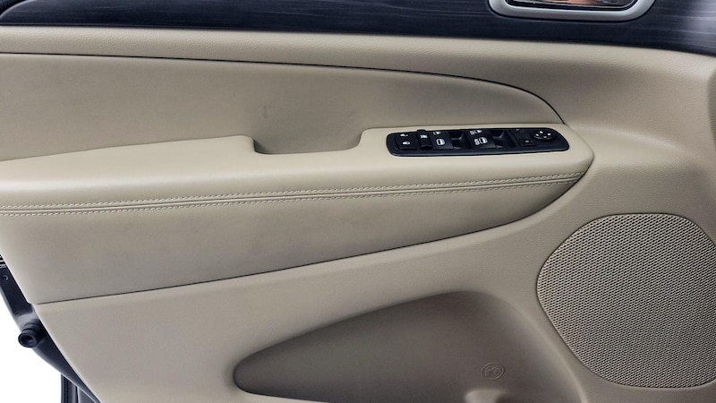 2019 Jeep Grand Cherokee Laredo 12