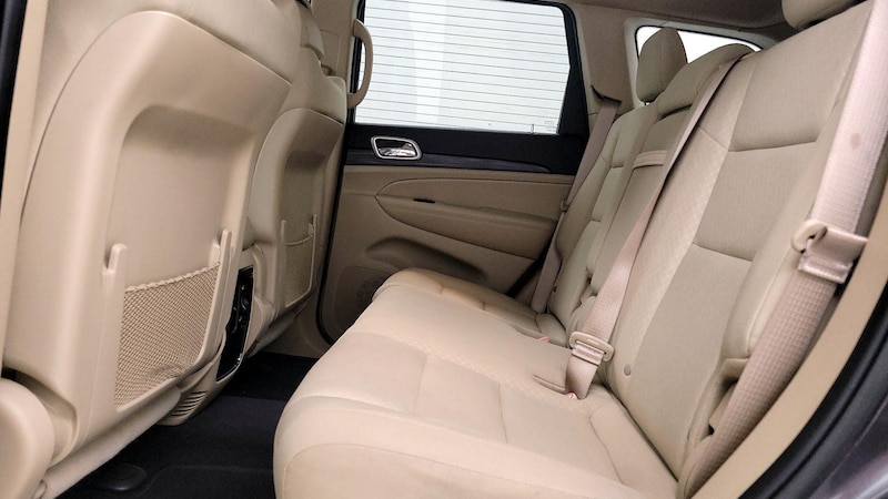 2019 Jeep Grand Cherokee Laredo 19