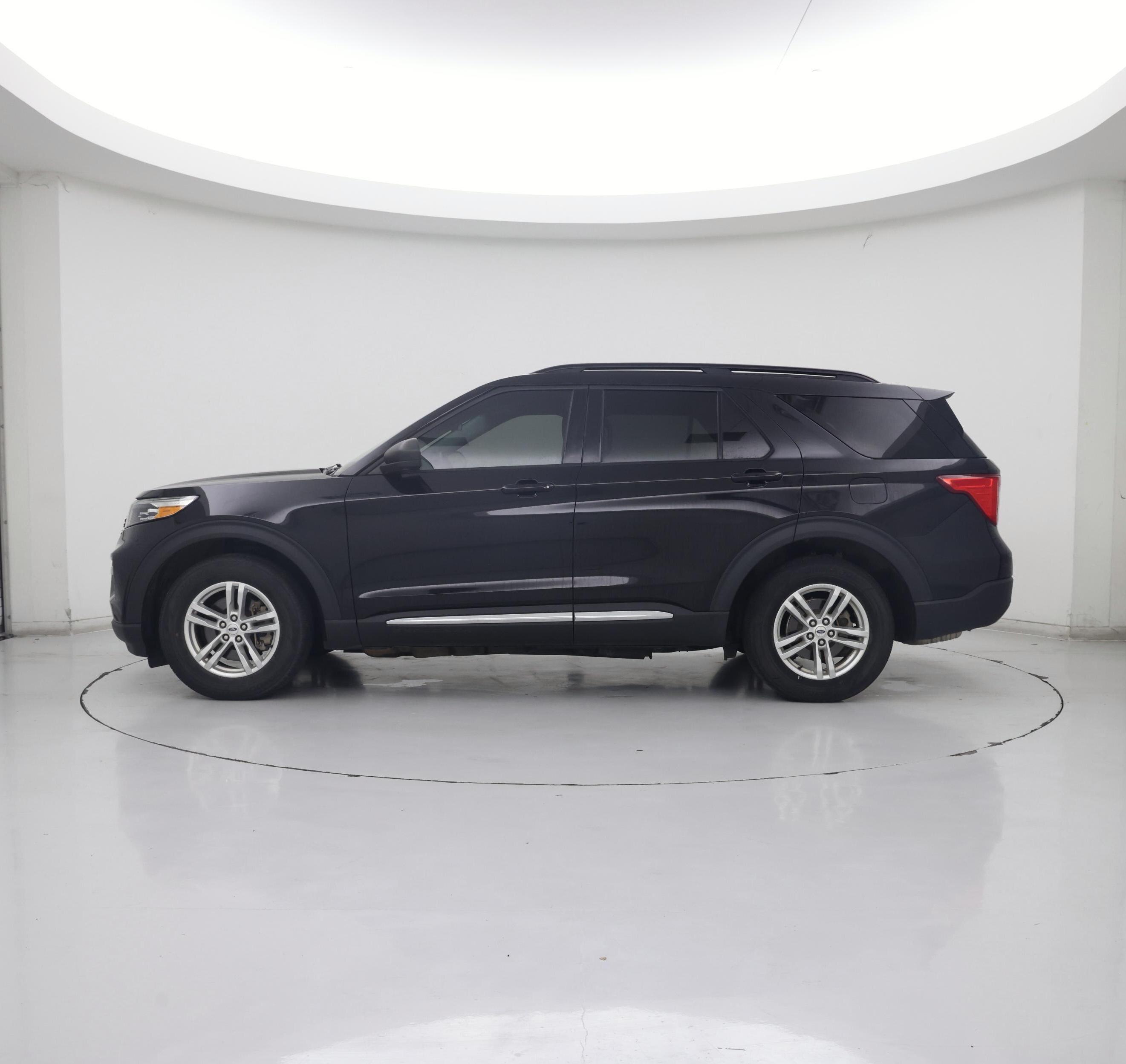 Thumbnail: 2022 Ford Explorer - 3