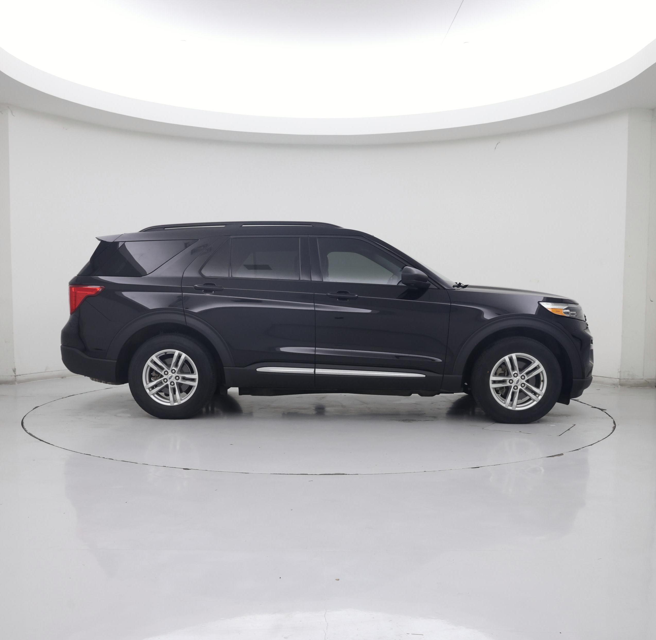 Thumbnail: 2022 Ford Explorer - 7
