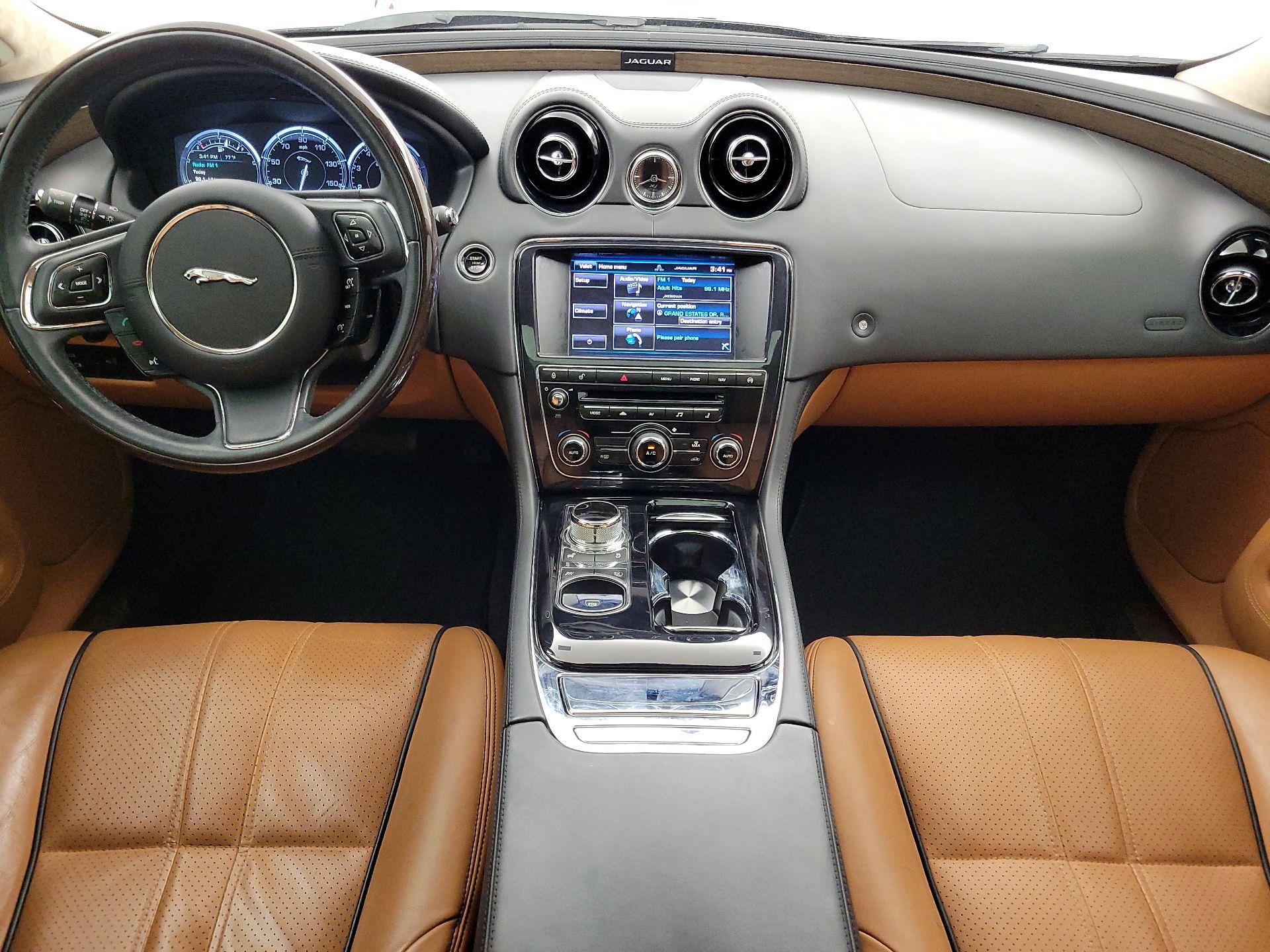 Thumbnail: 2014 Jaguar XJ - 9