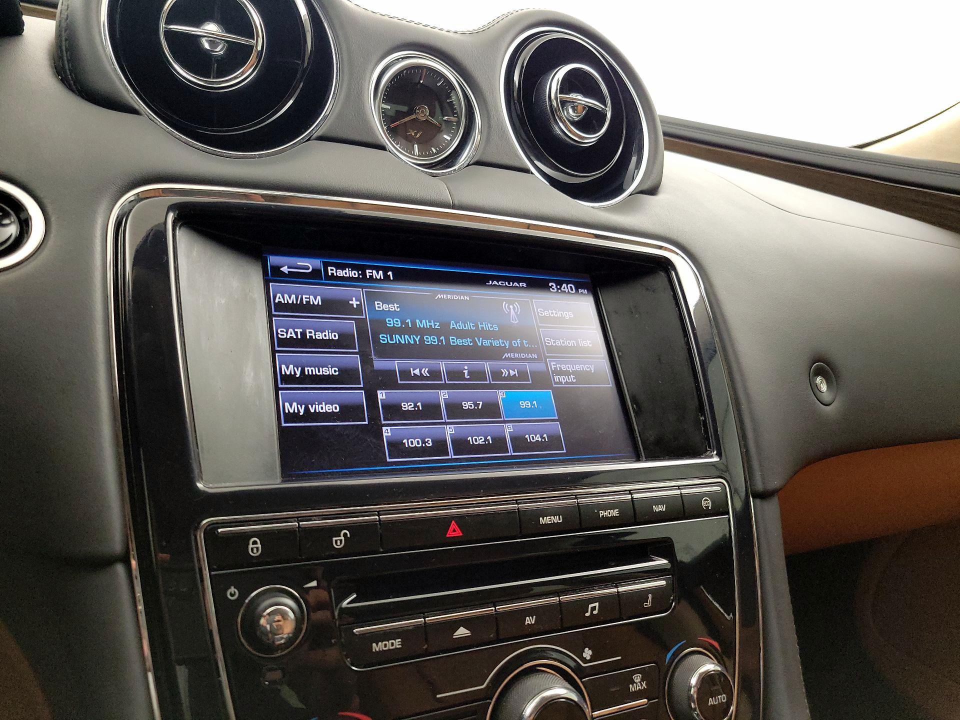 Thumbnail: 2014 Jaguar XJ - 16