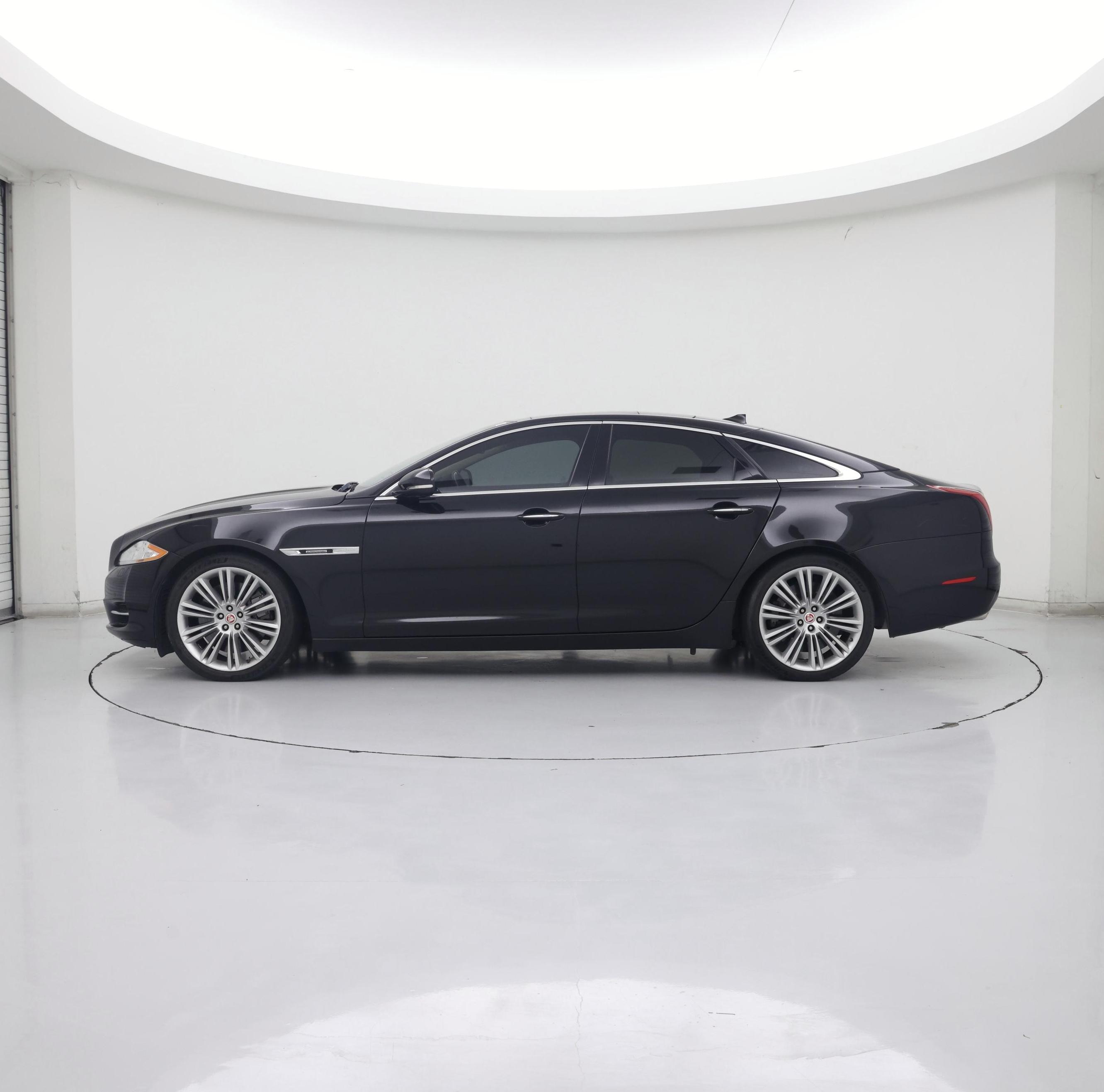 Thumbnail: 2014 Jaguar XJ - 3