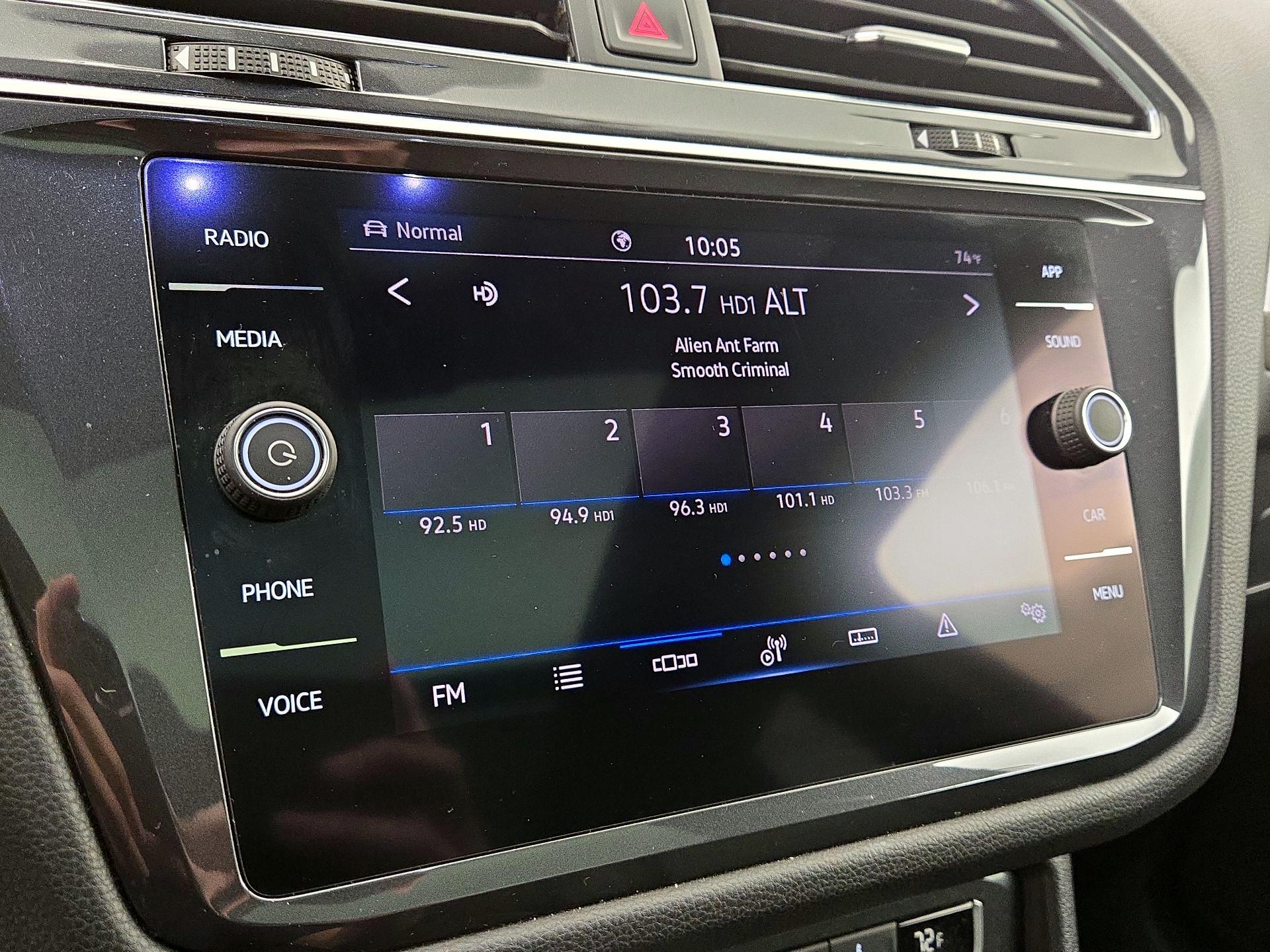Thumbnail: 2021 Volkswagen Tiguan - 15