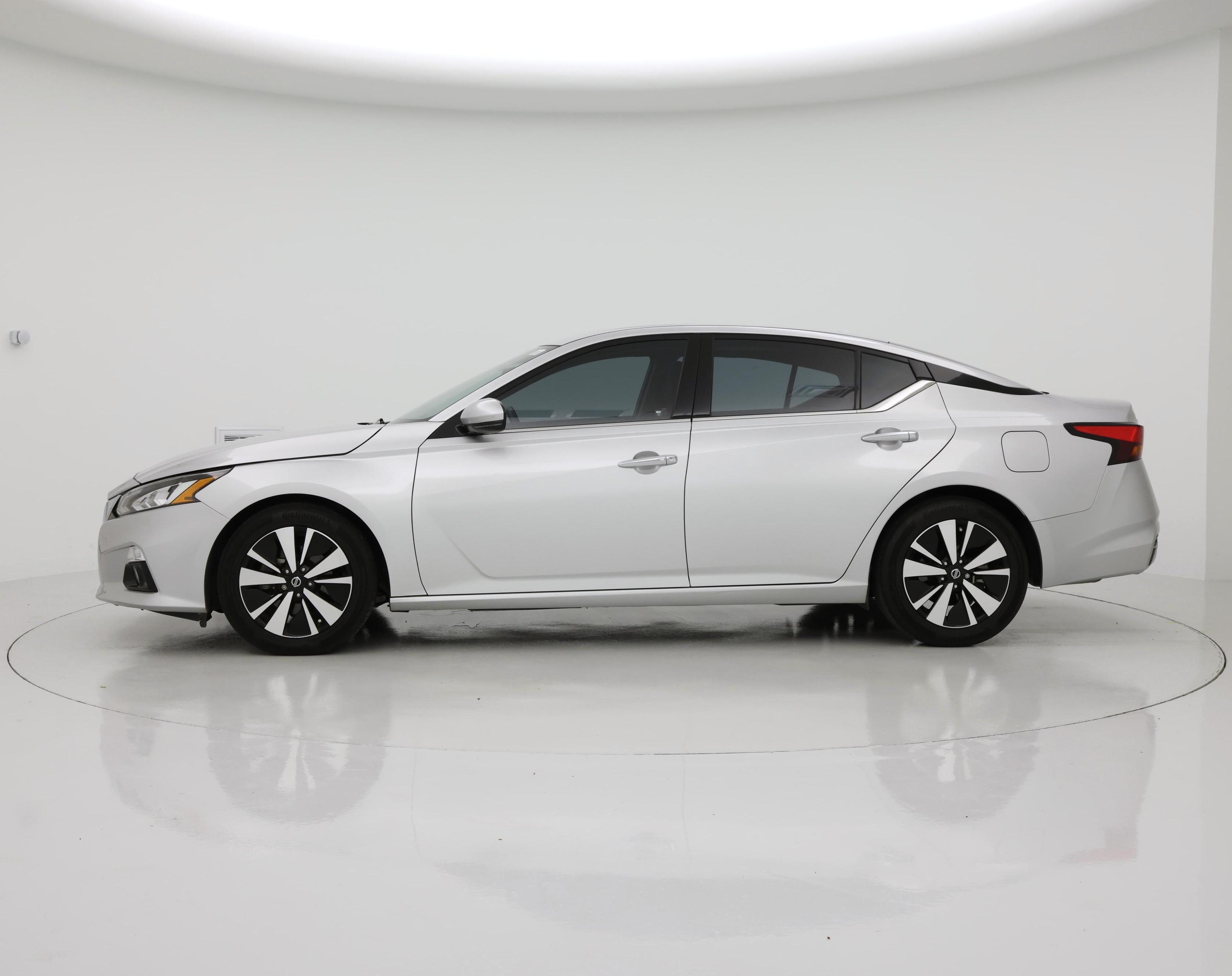 Thumbnail: 2019 Nissan Altima - 3