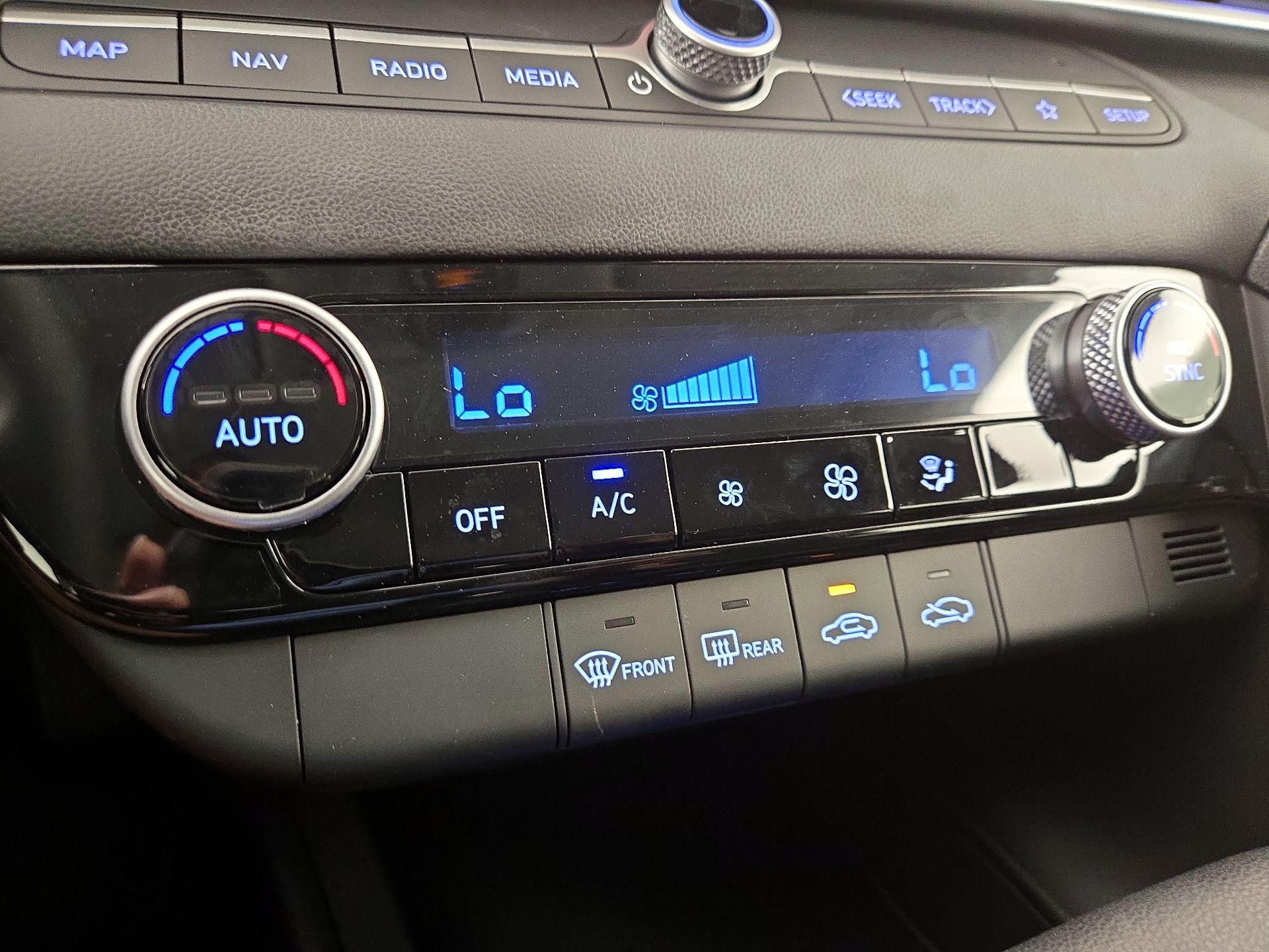 Thumbnail: 2024 Hyundai Elantra - 17