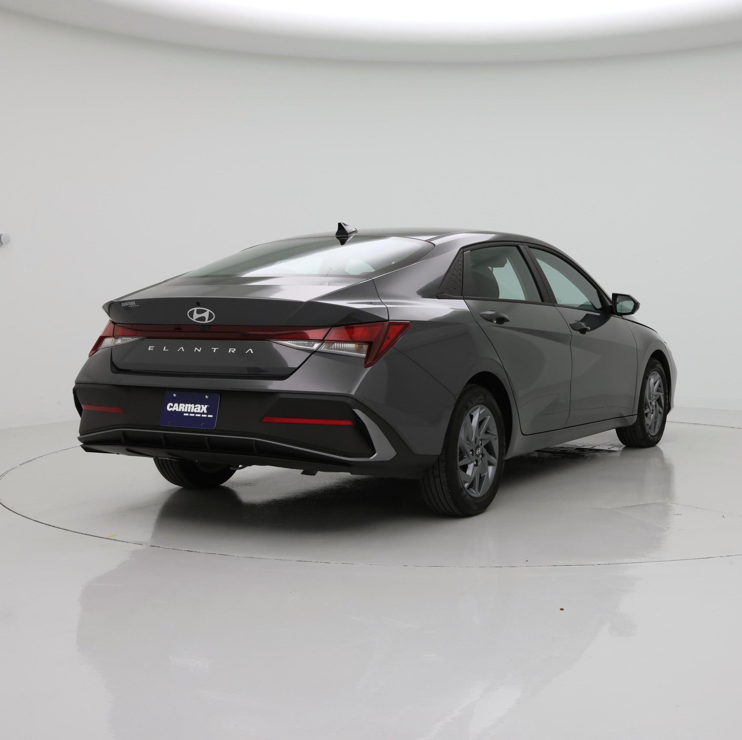 Thumbnail: 2024 Hyundai Elantra - 8