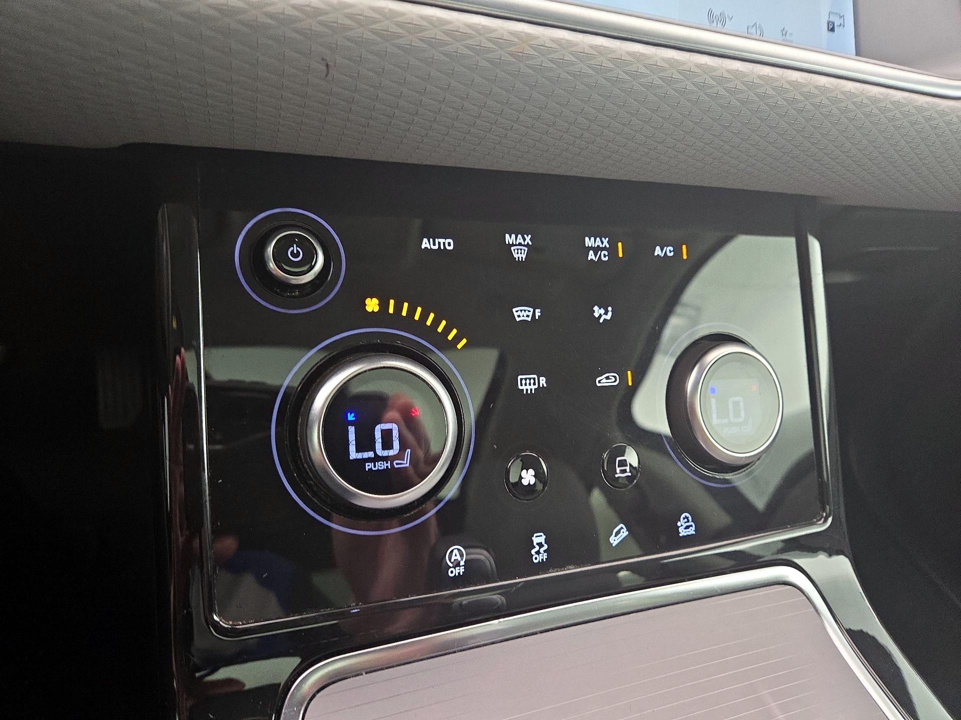 Thumbnail: 2021 Land Rover Range Rover Evoque - 17