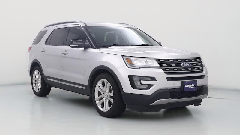 2017 Ford Explorer XLT Hero Image