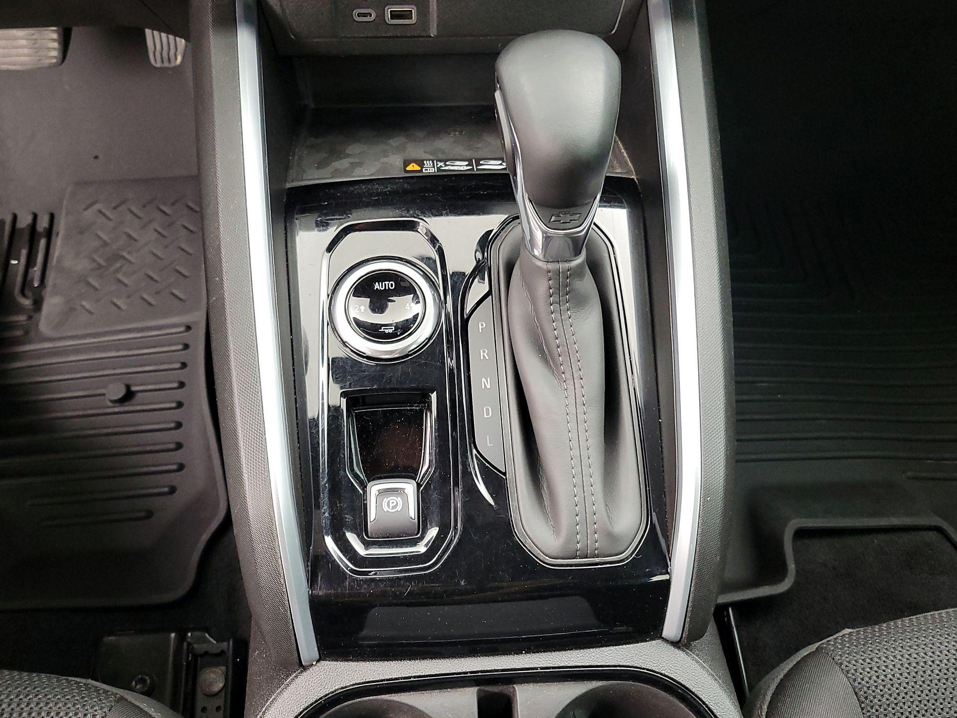 Thumbnail: 2023 Chevrolet Colorado - 17