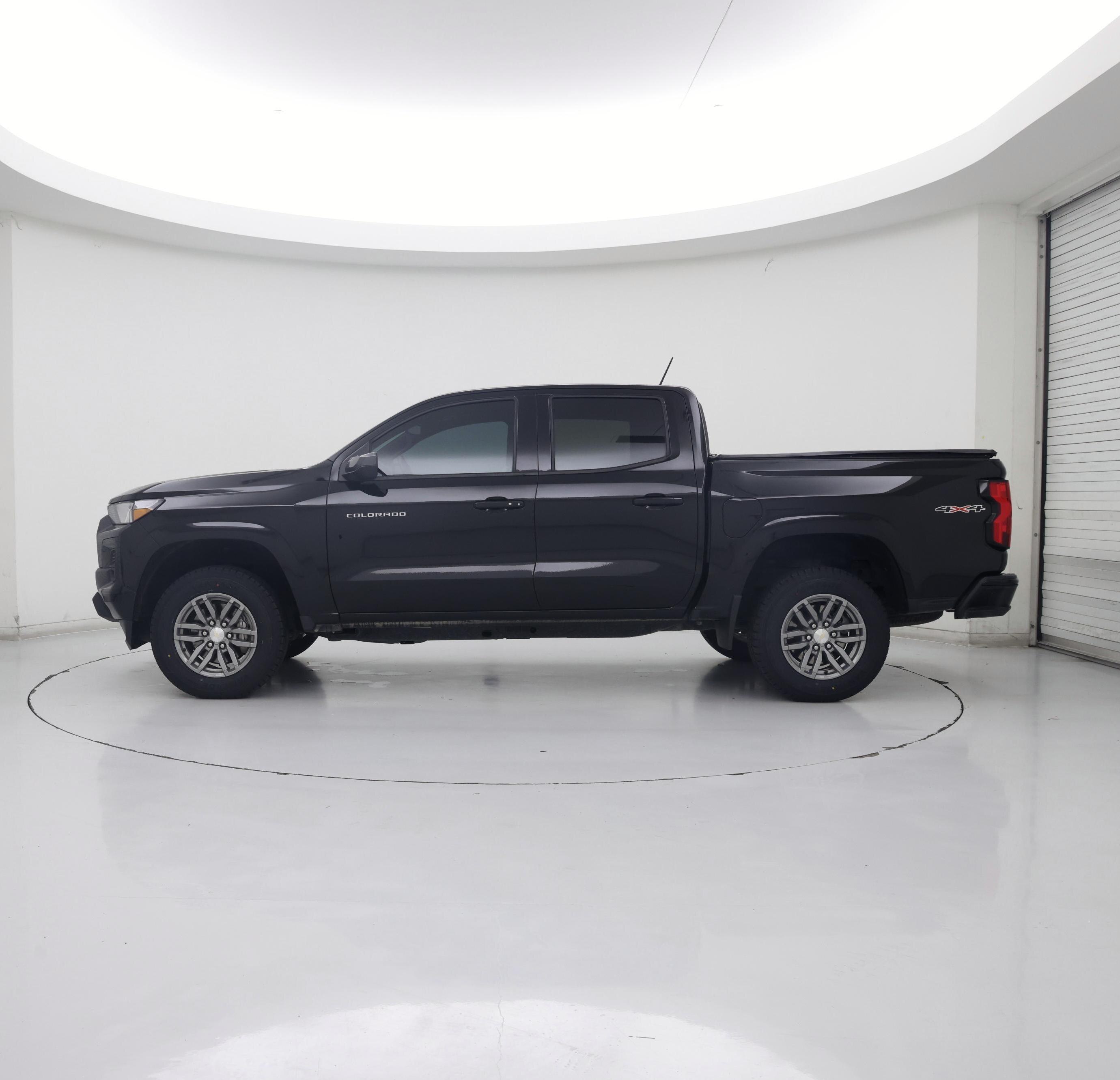 Thumbnail: 2023 Chevrolet Colorado - 3