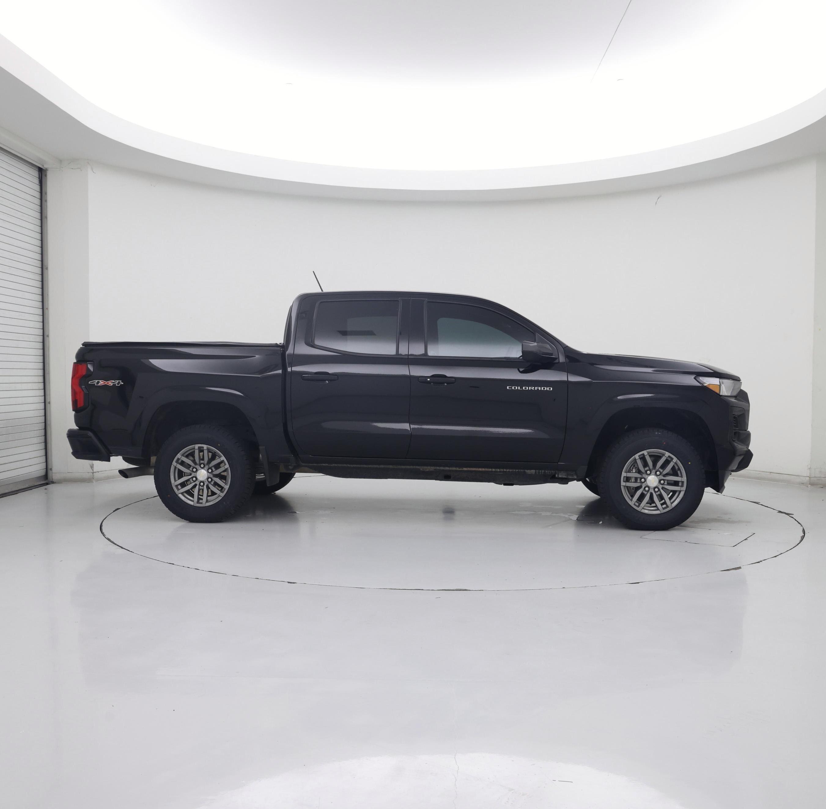 Thumbnail: 2023 Chevrolet Colorado - 7