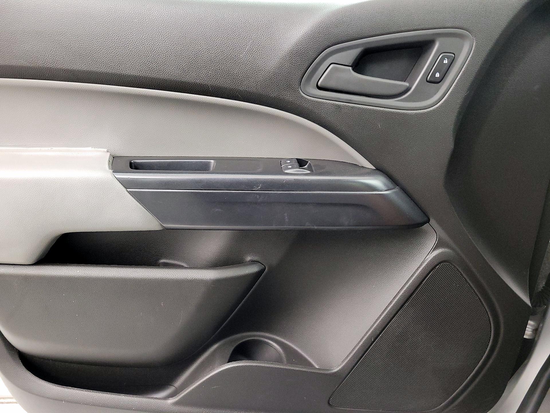 Thumbnail: 2015 Chevrolet Colorado - 12