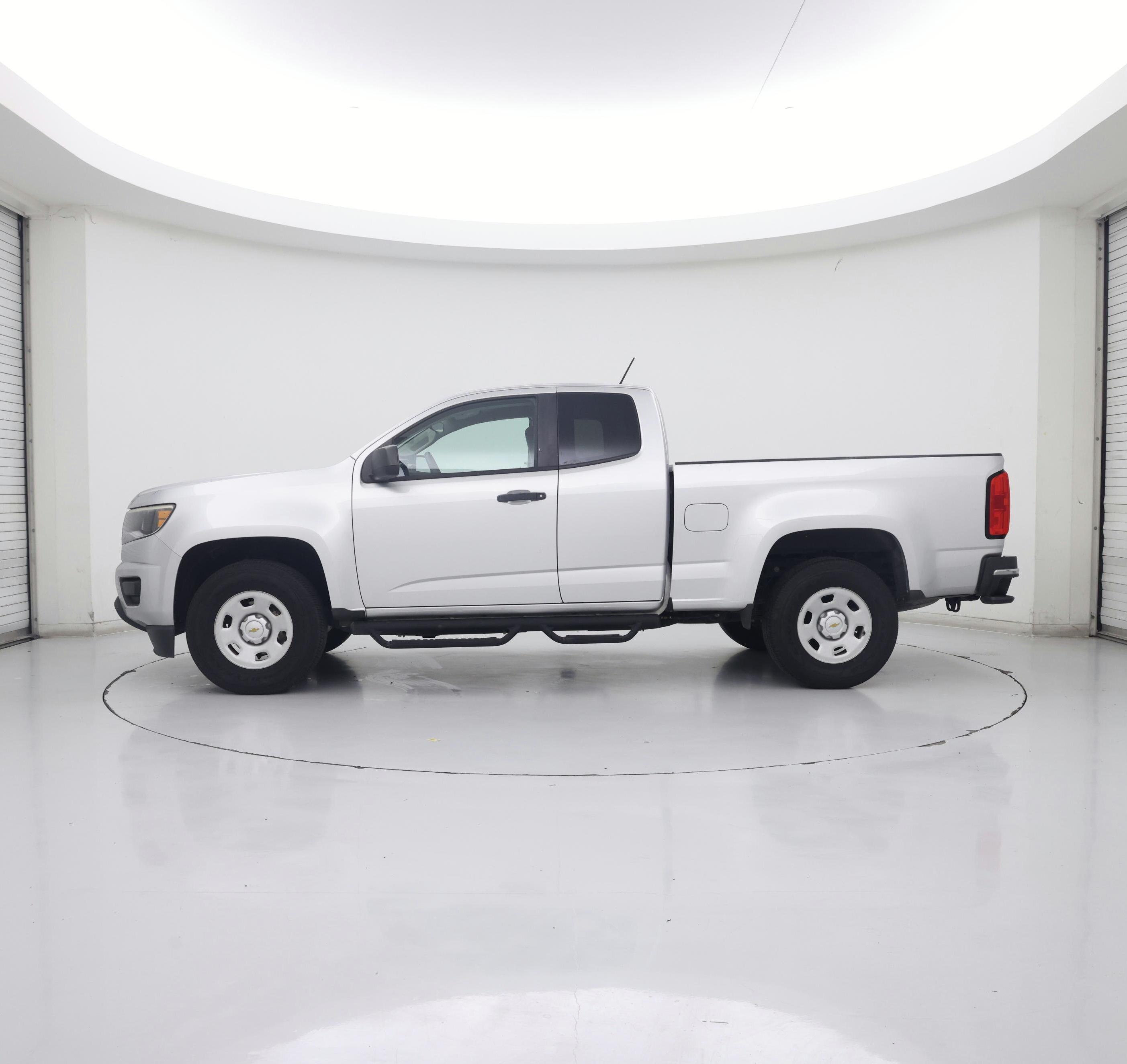 Thumbnail: 2015 Chevrolet Colorado - 3