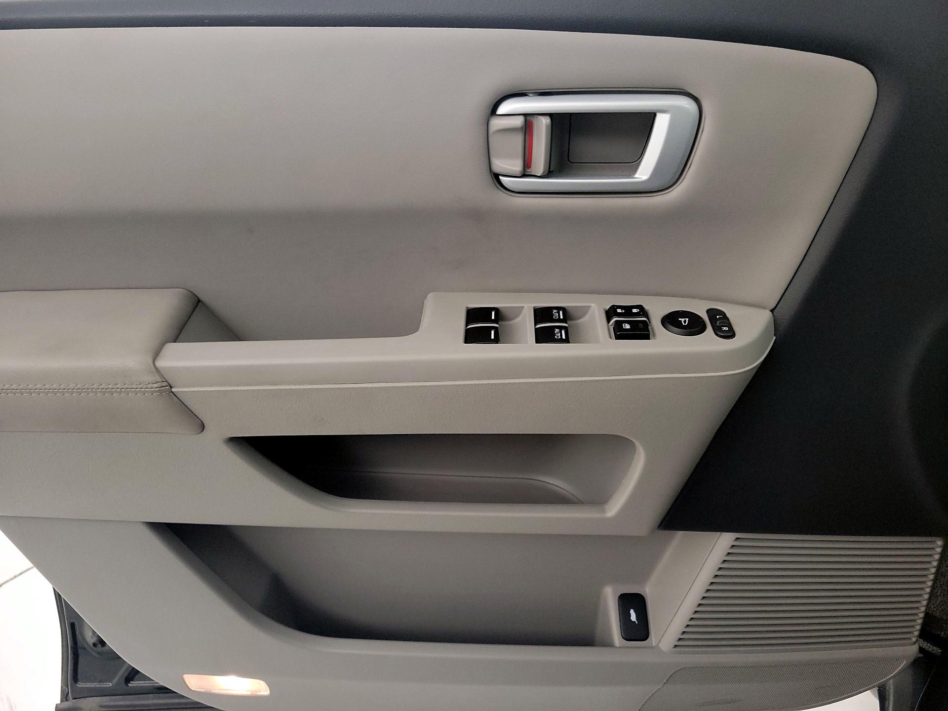 Thumbnail: 2015 Honda Pilot - 12