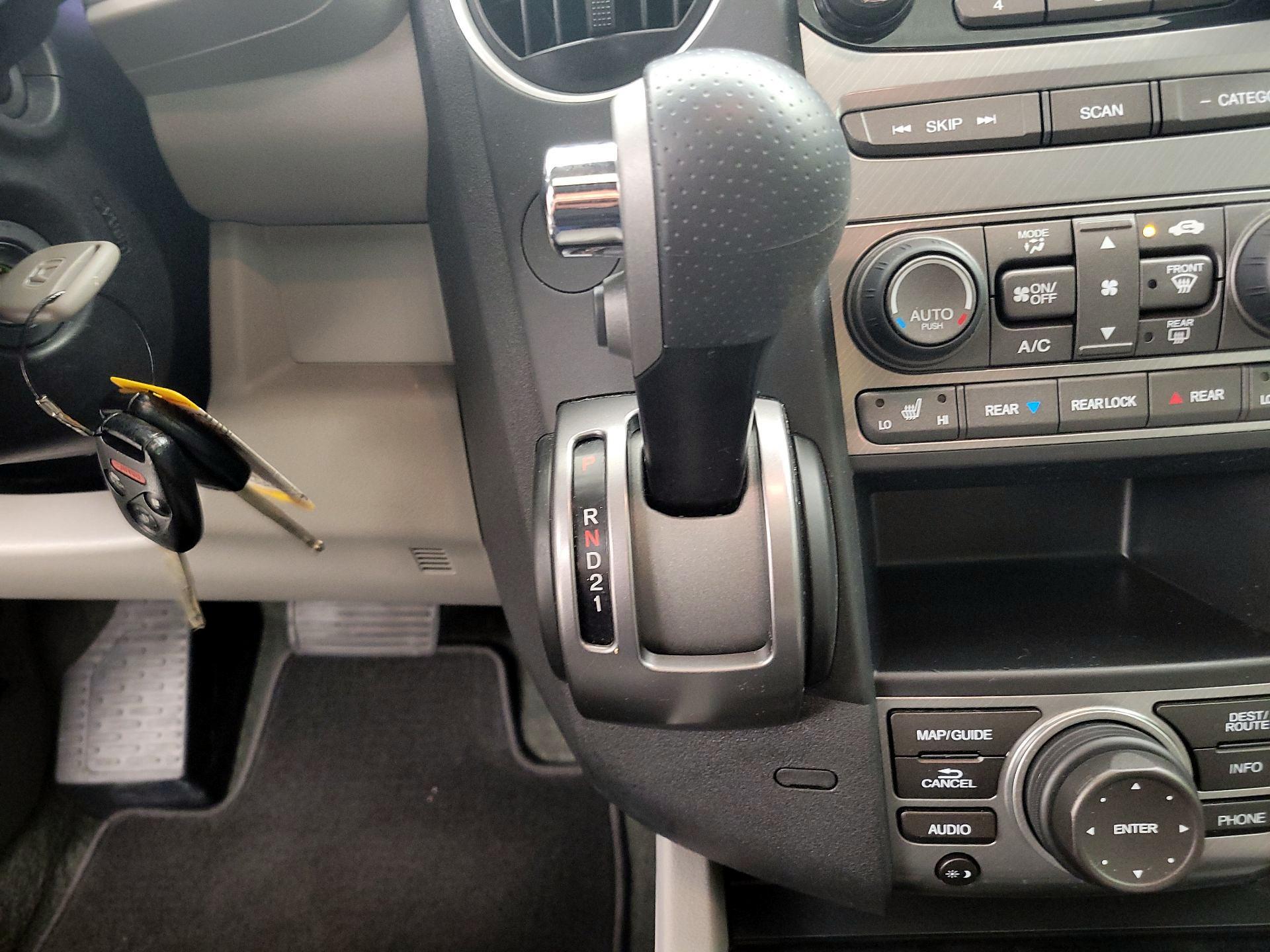 Thumbnail: 2015 Honda Pilot - 17