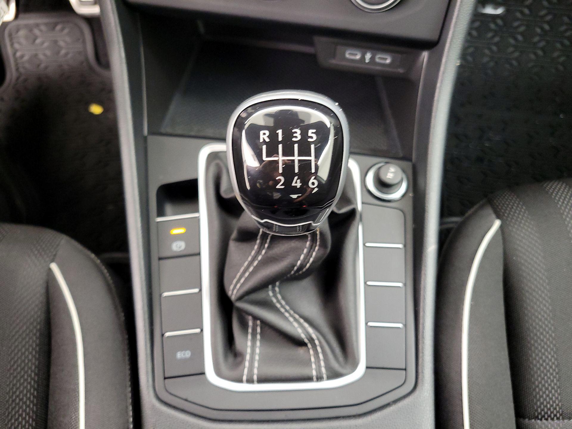 Thumbnail: 2024 Volkswagen Jetta - 17