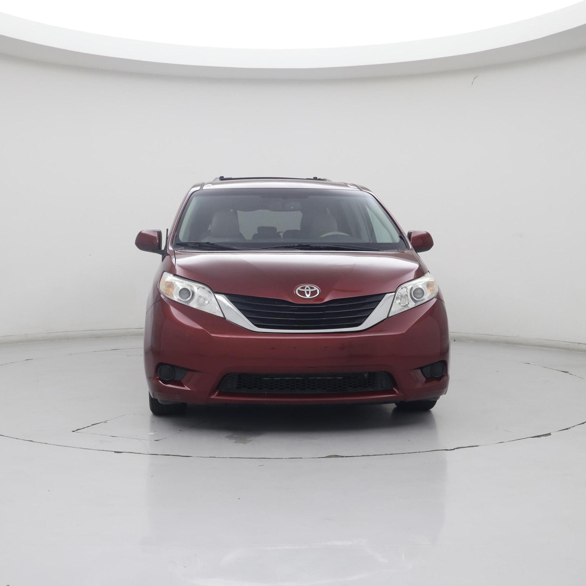 Thumbnail: 2014 Toyota Sienna - 5
