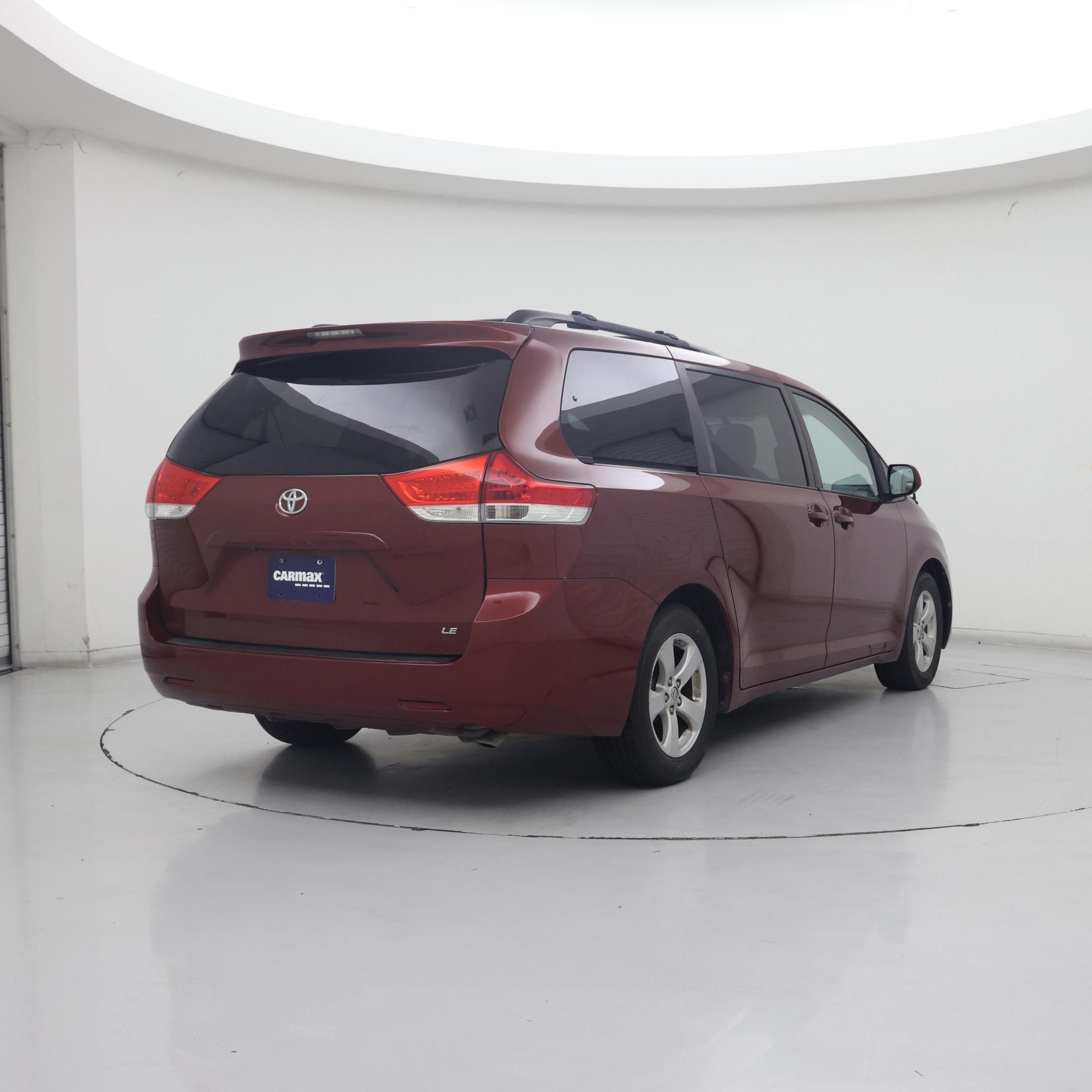 Thumbnail: 2014 Toyota Sienna - 8